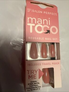Mani To Go Reusable Nail Set - Pink